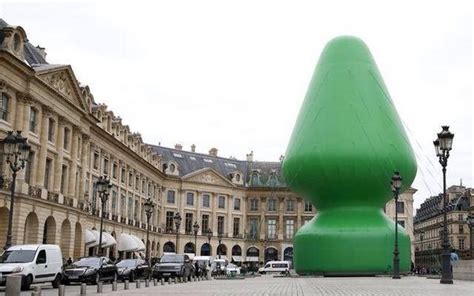 Giant Green Butt Plug Looks Suspiciously Like A Christmas
