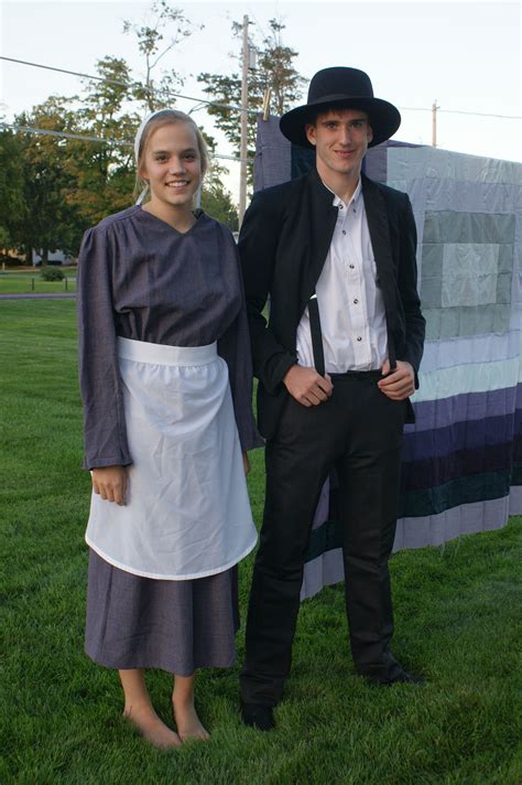 Pin By Siga On She And He Amish Culture Amish Clothes Line