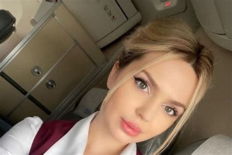 Фото пышногрудой российской стюардессы восхитило иностранцев МК