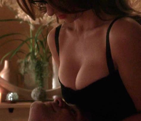 Jennifer Love Hewitt Shows Some Nice Tits And Almost Boob Slip