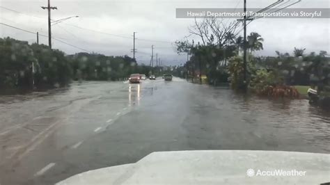 record rains severe floods hit kauai hawaii abc7 los angeles