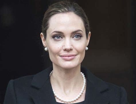 how was angelina jolie s breast cancer risk calculated new scientist