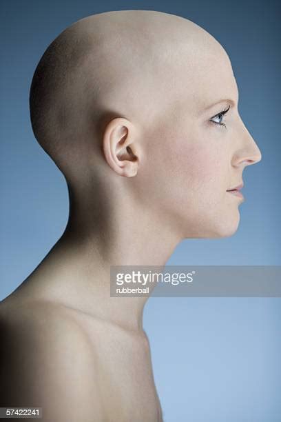 60 Meilleures Completely Bald Woman Photos Et Images Getty Images