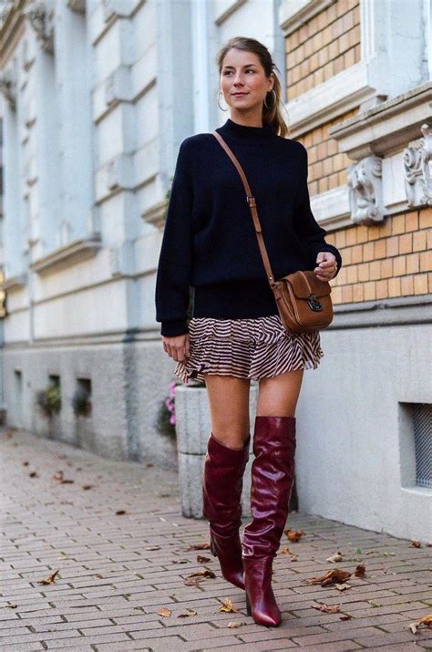oversized pullover red boots and isabel marant skirt véjà du modeblog