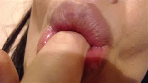 Fatalitas Ilusione Erotic Licking And Biting Finger