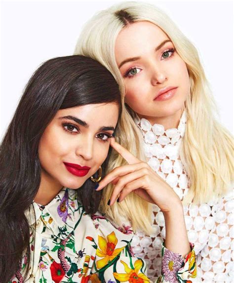sofia carson and dove cameron would be the best threesome scrolller
