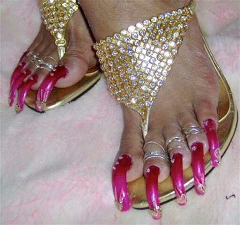 10 sets of extremely long toenails you have to see to believe forgot
