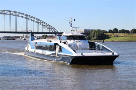 waterbus  public transportation  river nieuwe maas   port  rotterdam