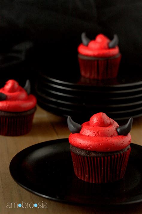 top 25 halloween cupcake recipes baking heaven