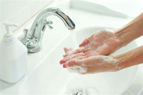 ways youre washing  hands wrong readers digest