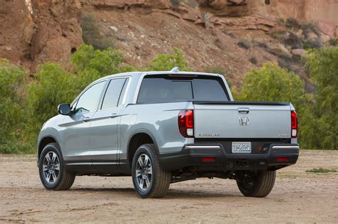 honda ridgeline midsize pickup unveiled iab report