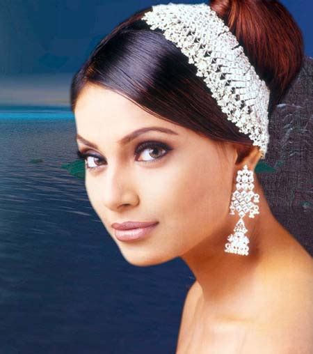 Hollywood And Bollywood Stars Bipasha Basu Bio Profile And Images 2011