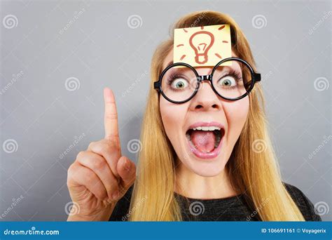 woman  light bulb mark  forehead thinking stock image image  solution forehead