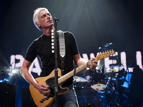 paul weller vying   number  album   years