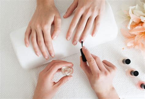 deluxe nail spa  ann fortitude valley