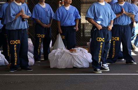 inmates   released  california prisons abccom
