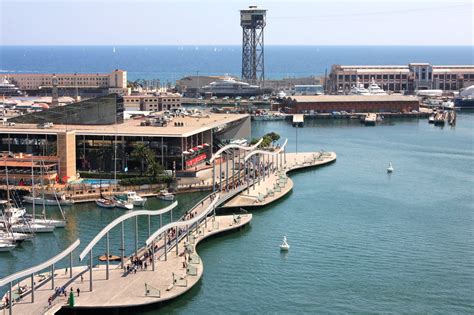 port vell  barcelona visit  scenic historic waterfront harbour  guides