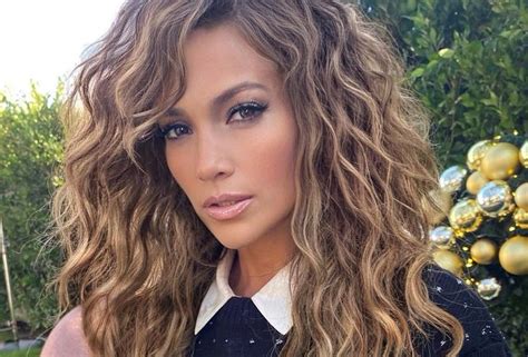 jennifer lopez natural curly hair the products j lo s hair stylist