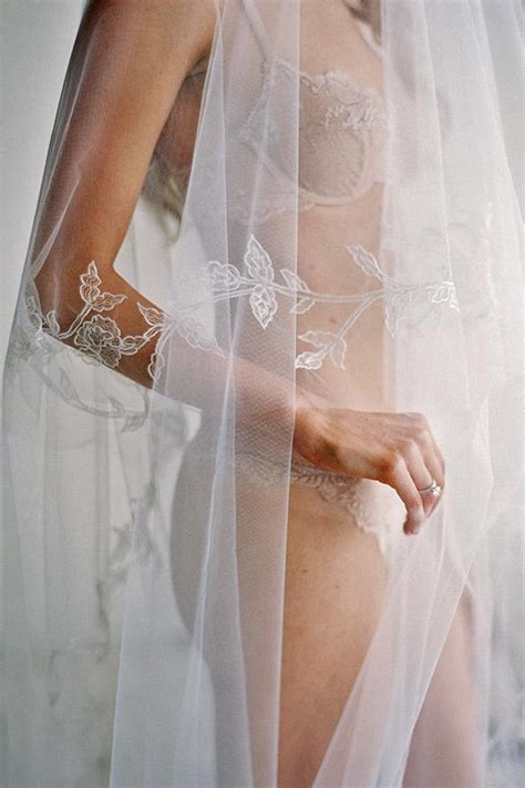 20 Ideas Of Sexy Wedding Photos For Your Wedding Boudoir Book Roses