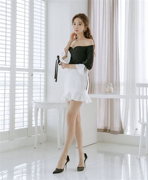 Park Soo Yeon Model Bodycon Dress And Mini Skirt Jan 18 1