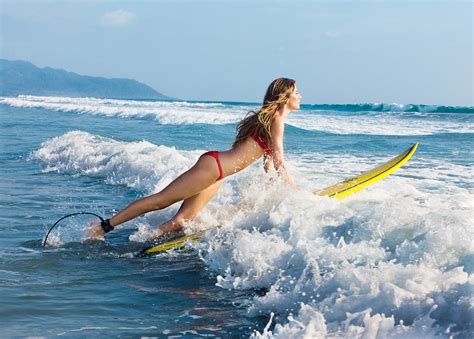 20 hottest female surfers