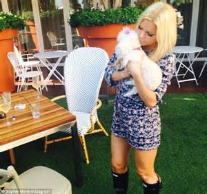 sophie monk takes selfie of herself flaunting her toned figure in a