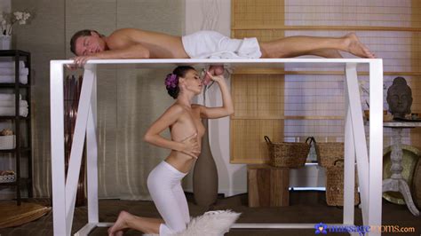 masseuse gets her dose of dick in a kinky glory hole play