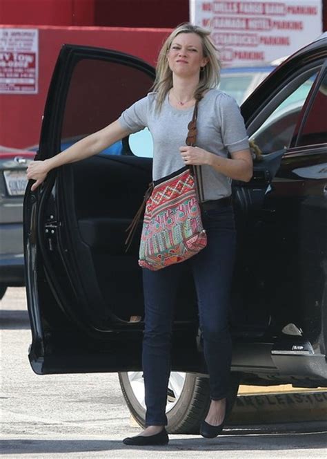 crank star amy smart drives around town in a lexus rx 450h autoevolution