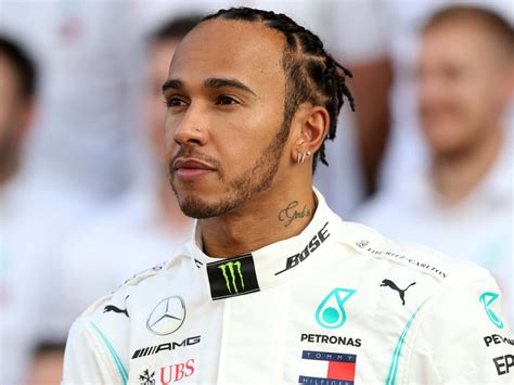 lewis hamilton  receive  knighthood   queen grm daily