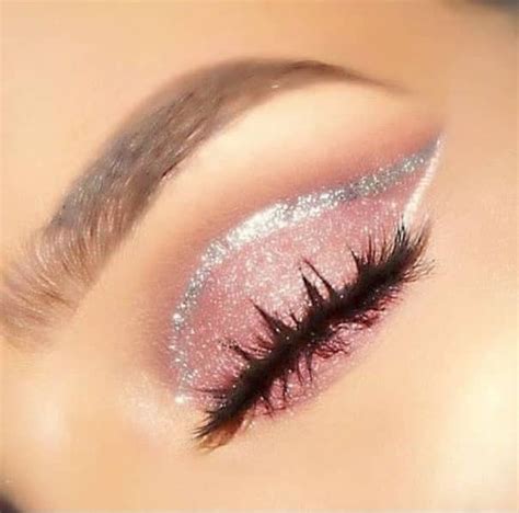 15 Stunning Makeup Look Ideas For Your Christmas Party The Glossychic