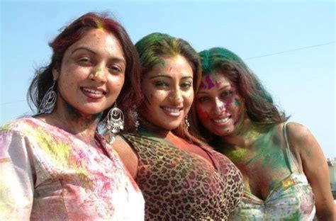 holi playing hot indian girls in wet dress chuttiyappa