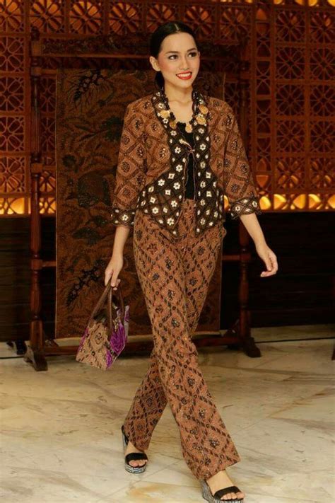 About Hijab Indonesia 50 Model Baju Batik Terbaru 2017 Modern And Elegan