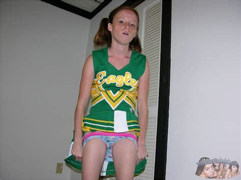 cheerleader spreads sweaty butthole after the football game pichunter