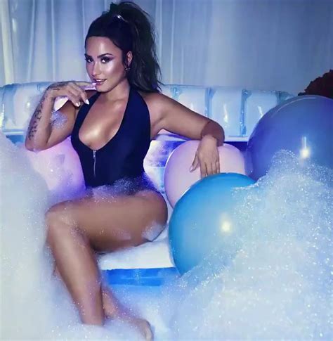 demi lovato sexy 4 photos video thefappening