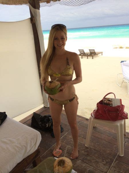 intimate leaked photos of avril lavigne 22 pics