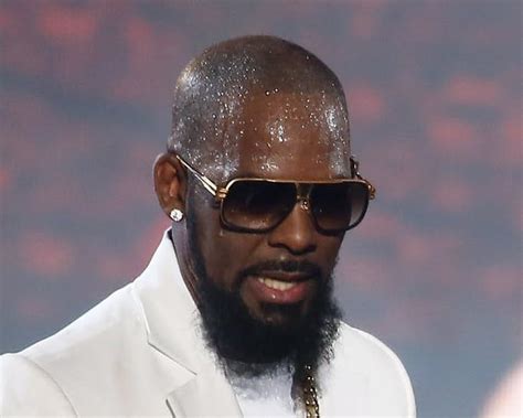 wow r kelly hit with new sex trafficking charges