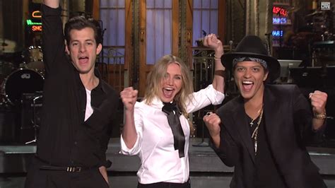 bruno mars and mark ronson get cameron diaz annoyed in ‘saturday night live promo clip watch