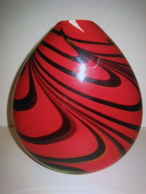 Red And Black Swirl Hand Crafted Art Glass Vase 8 1 8 Tall Glass Art