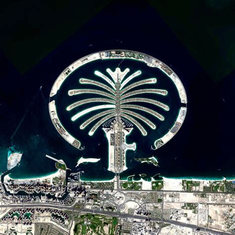 daily overview earth pictures palm jumeirah dubai islands