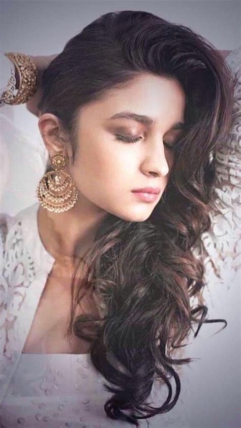 15 photographs that prove alia bhatt is one of the cutest