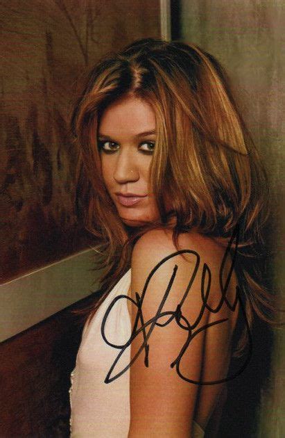 country music star kelly clarkson autographed hand signed photo