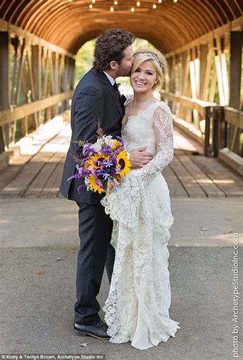 Kelly Clarkson Marries Brandon Blackstock In Tennessee Daily Mail Online