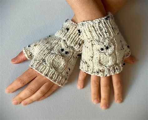 knit fingerless gloves  owls allfreeknittingcom
