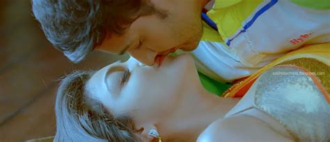 kajal agarwal hot lip kiss chennai fans tamil actress hot wallpapers
