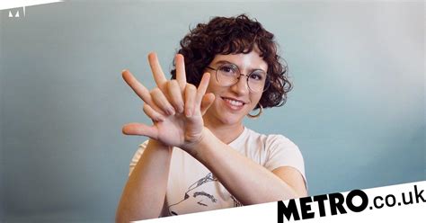 This Optical Illusion Hand Trick Has Gone Viral On Tiktok Metro News