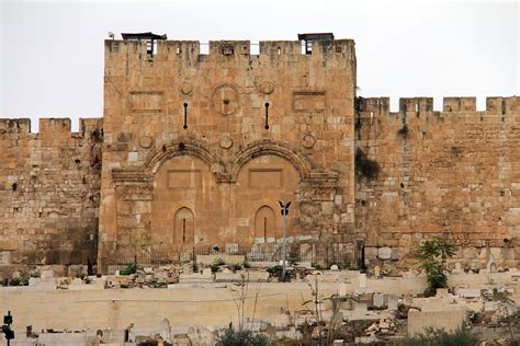 ¿qué representan las ocho puertas de jerusalén y qué dice la biblia de