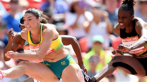 michelle jenneke jiggle video qualifies for final for 100m hurdles at