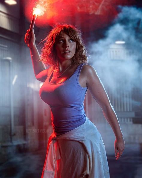 Claire With A Flare In 2021 Claire Dearing Cosplay Cosplay Woman