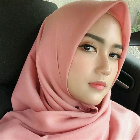 popular gadis cantik hijab indonesia
