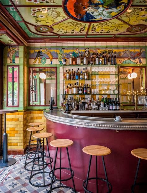 le clown bar dans le xie arrondissement restaurant paris paris